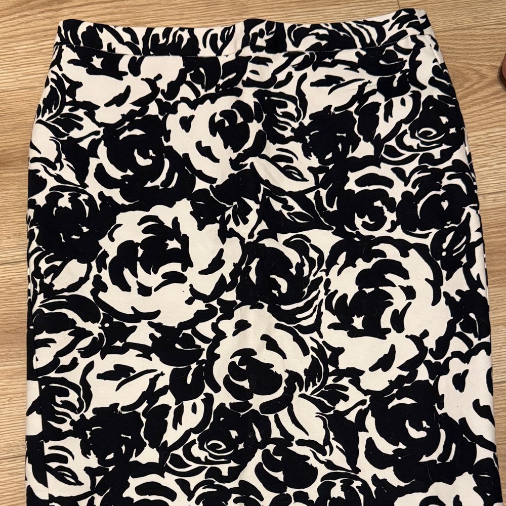 Liz Claiborne Floral Black and White Women's Skirt - Picture 2 of 8